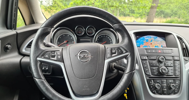 Opel Astra cena 28999 przebieg: 189000, rok produkcji 2014 z Kraków małe 191